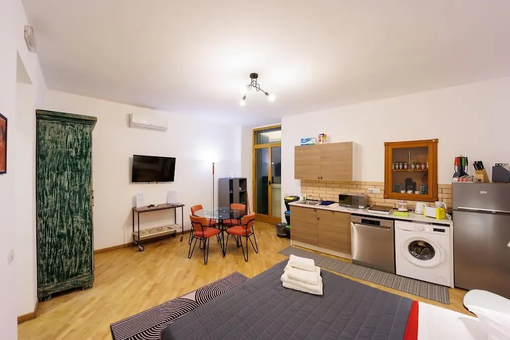 Dante Studio Apartment Super Central Next Metro By Houseinnaples 0*, Naples