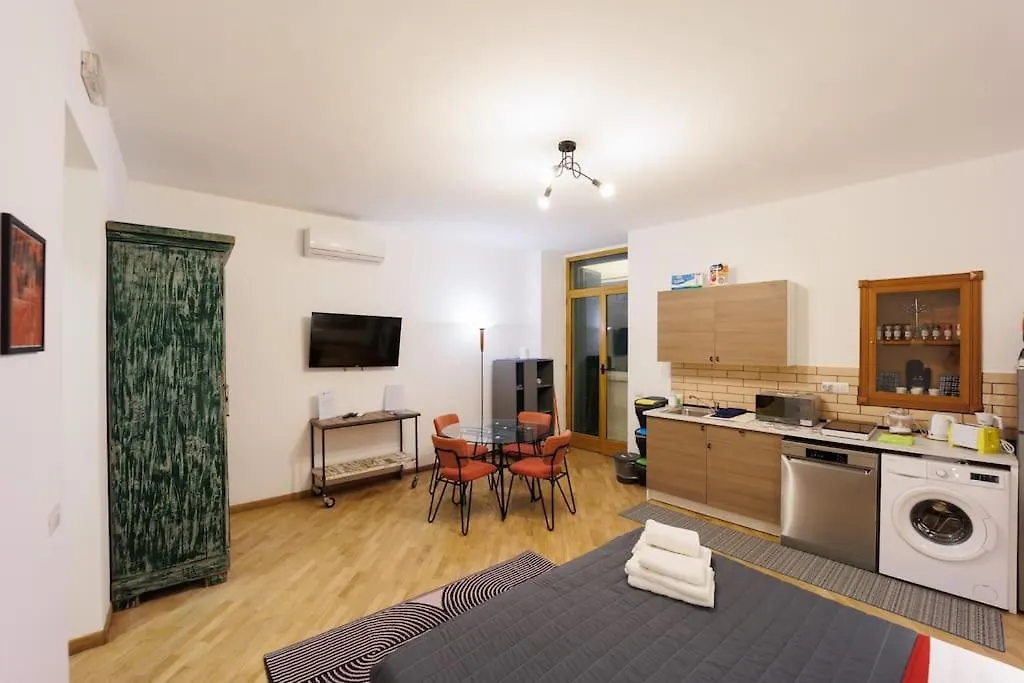 Dante Studio Apartment Super Central Next Metro By Houseinnaples 0*, Naples Italy