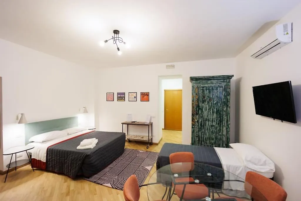 Dante Studio Apartment Super Central Next Metro By HouseinNeapol